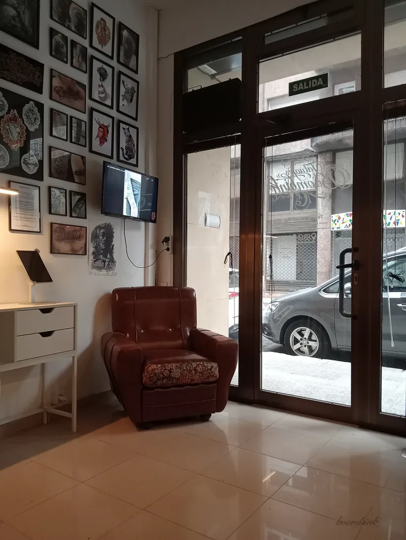 Entrada y zona de espera del estudio Boombink.